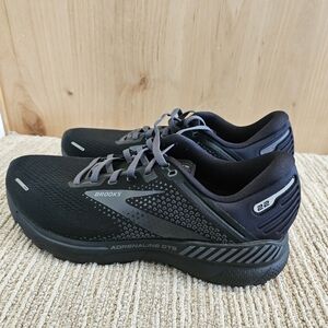 Brooks Men's Black and Gray Athletic Shoes